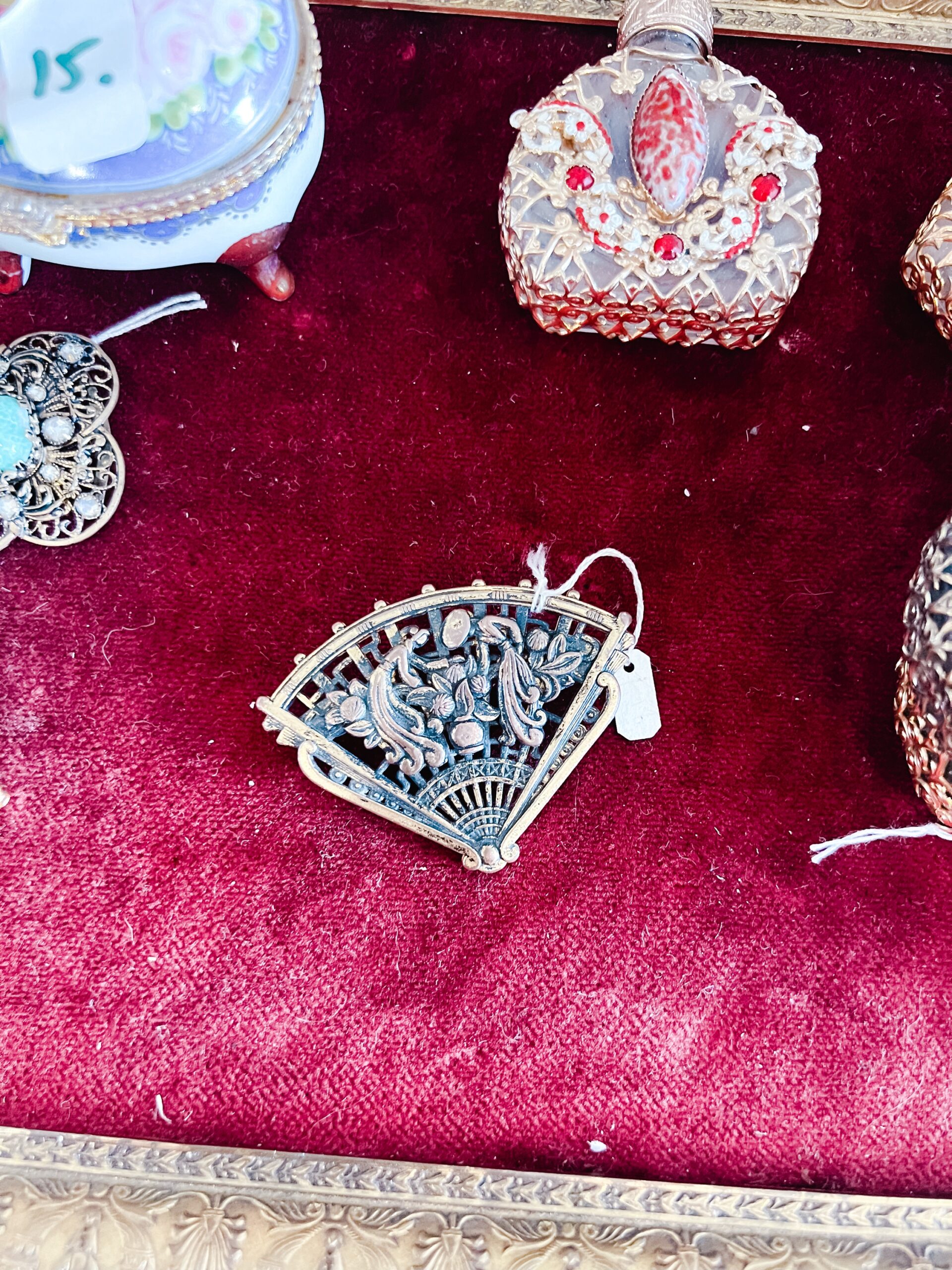 Broche éventail