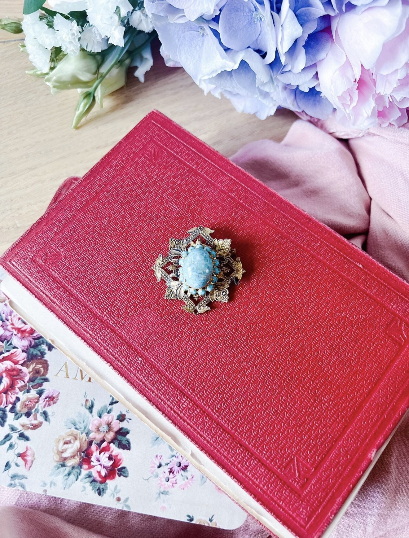 Broche turquoise