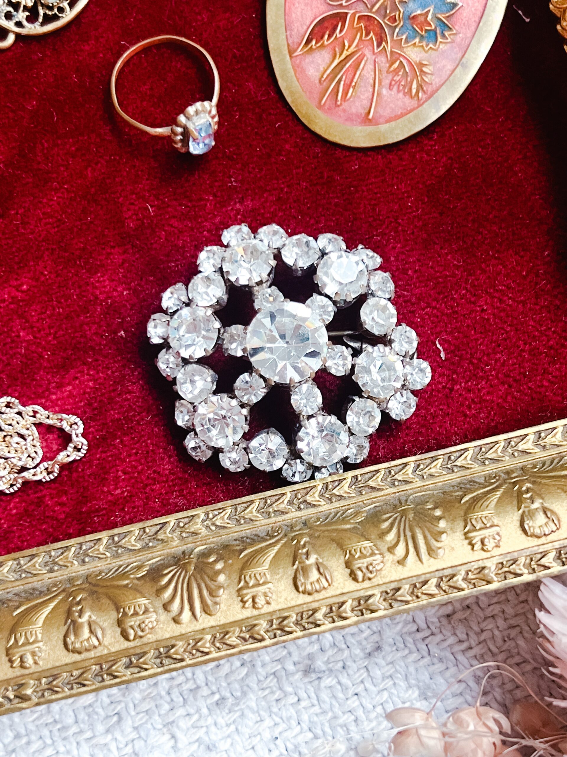 Broche strass étoile