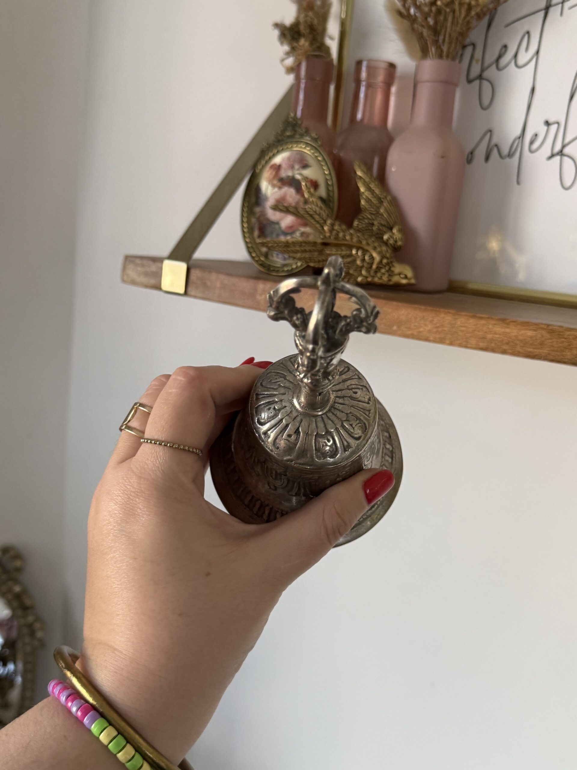 Cloche – Image 2