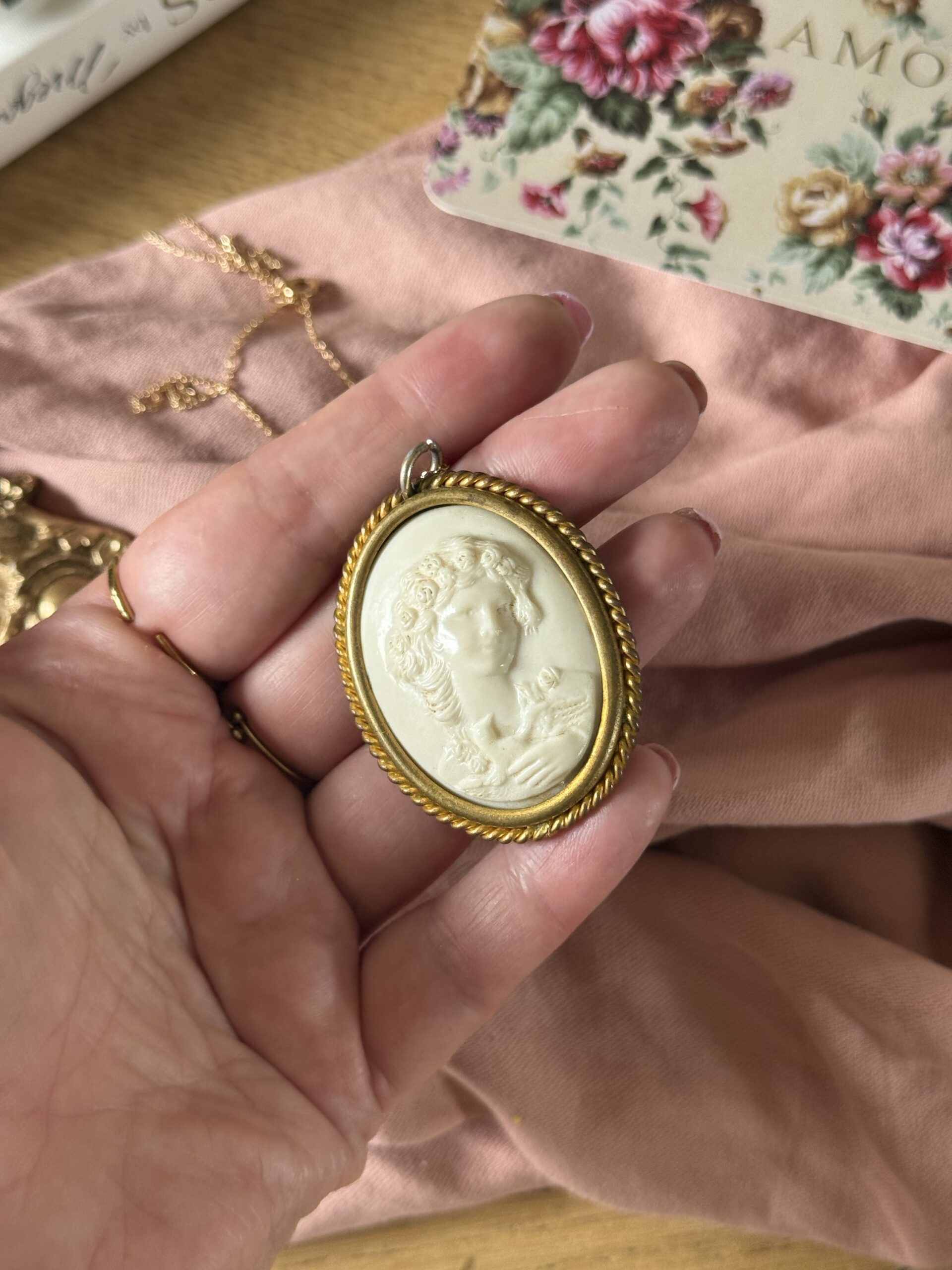 Collier camée – Image 2