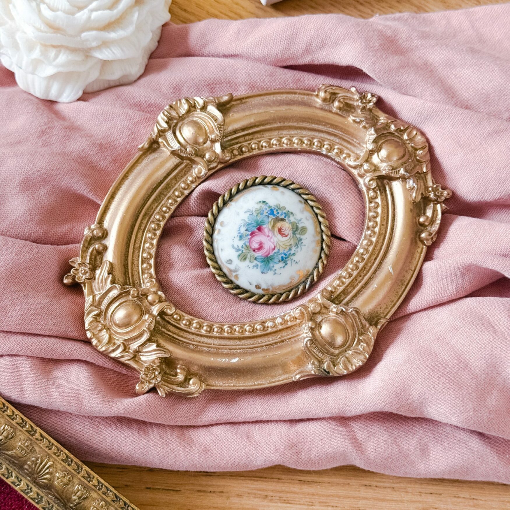 Broche porcelaine
