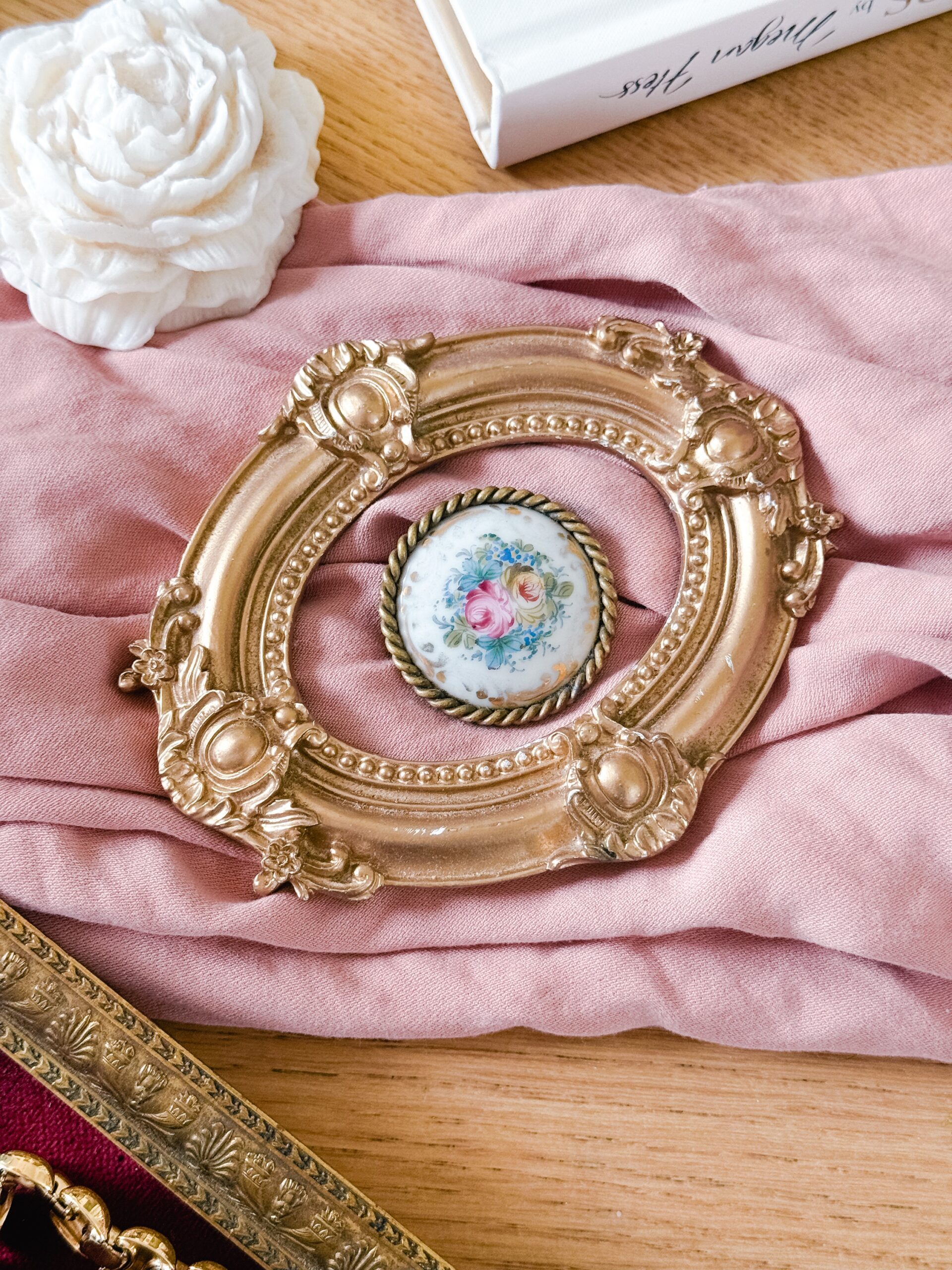 Broche porcelaine