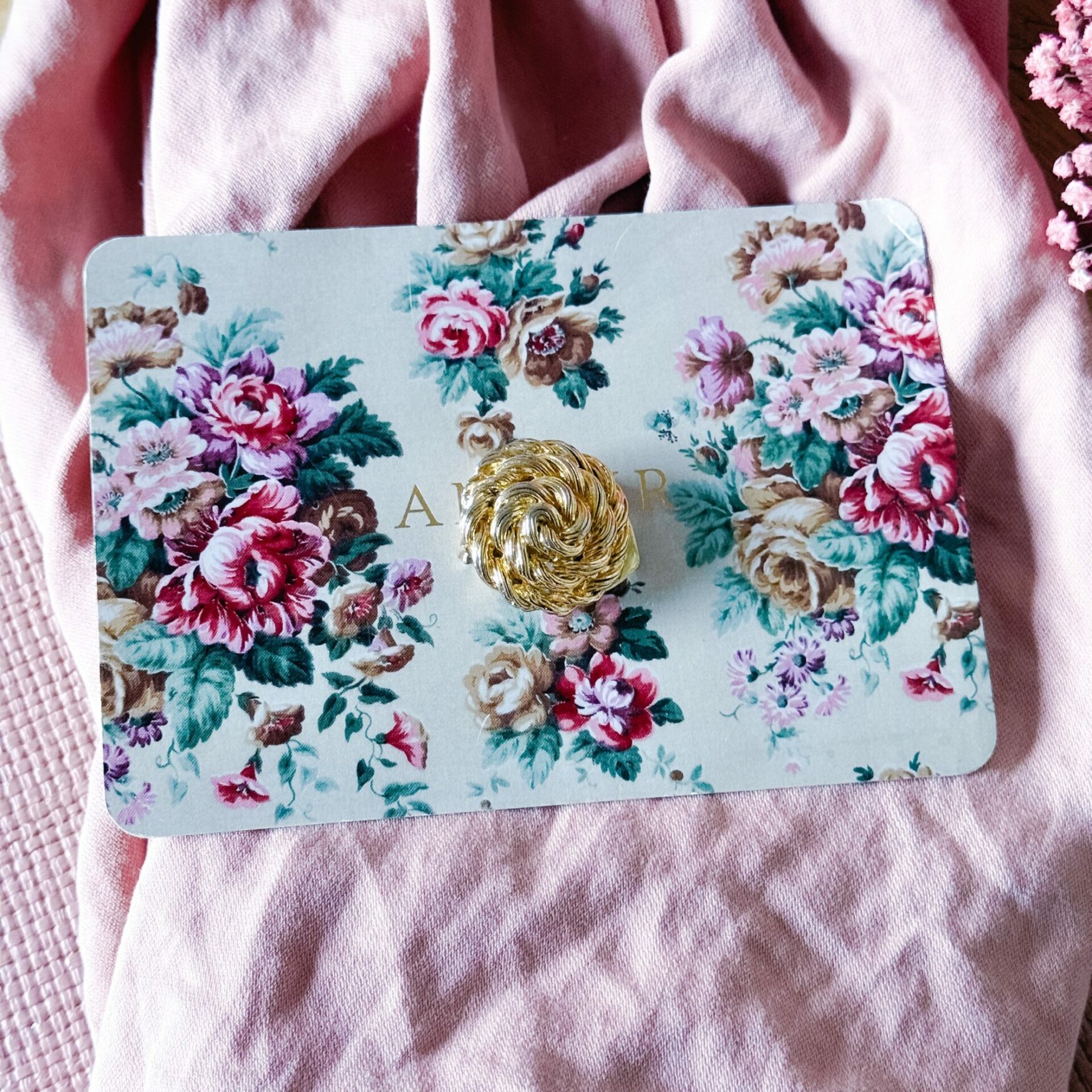 Pince à foulard torsadé