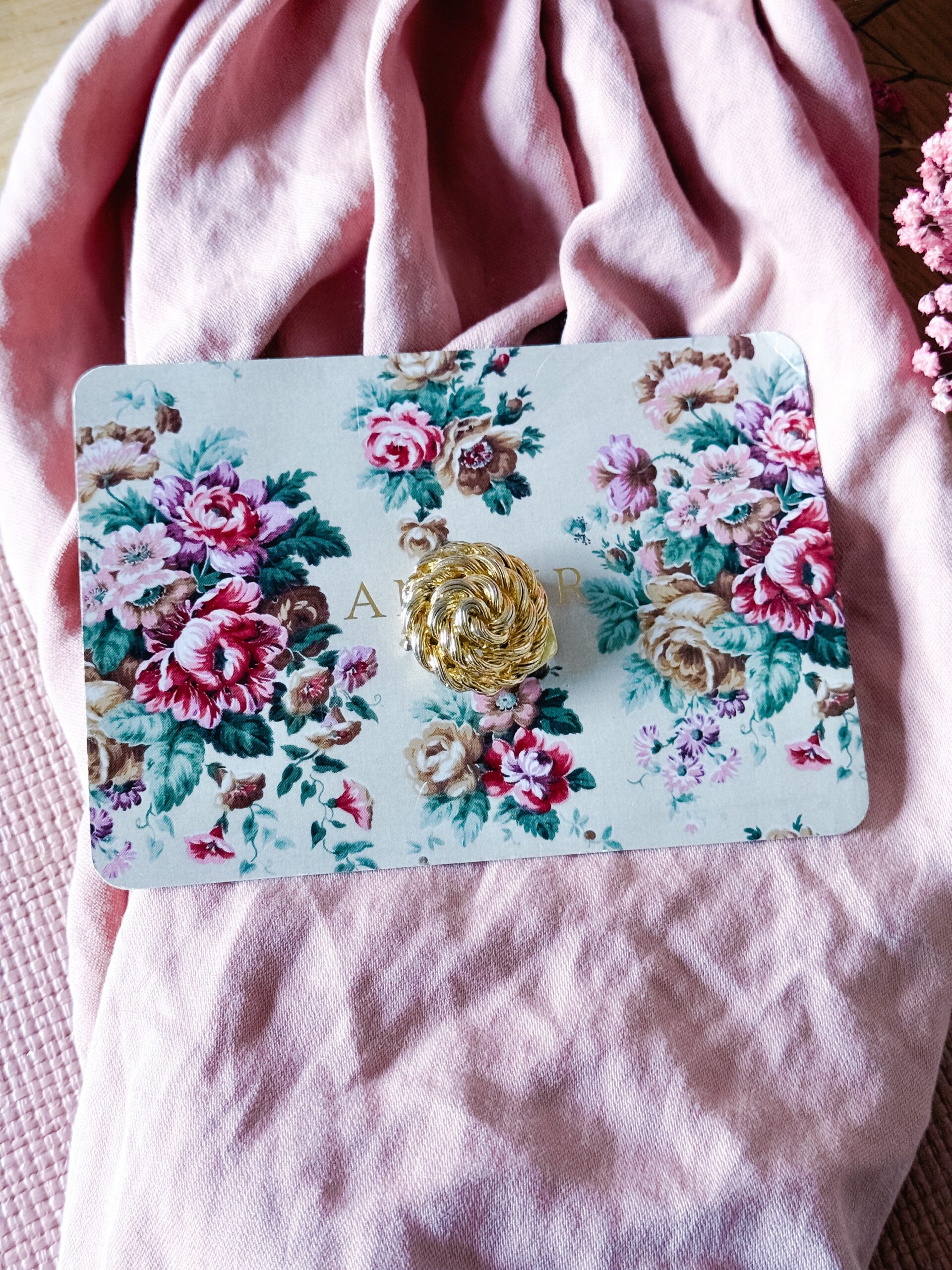 Pince à foulard torsadé