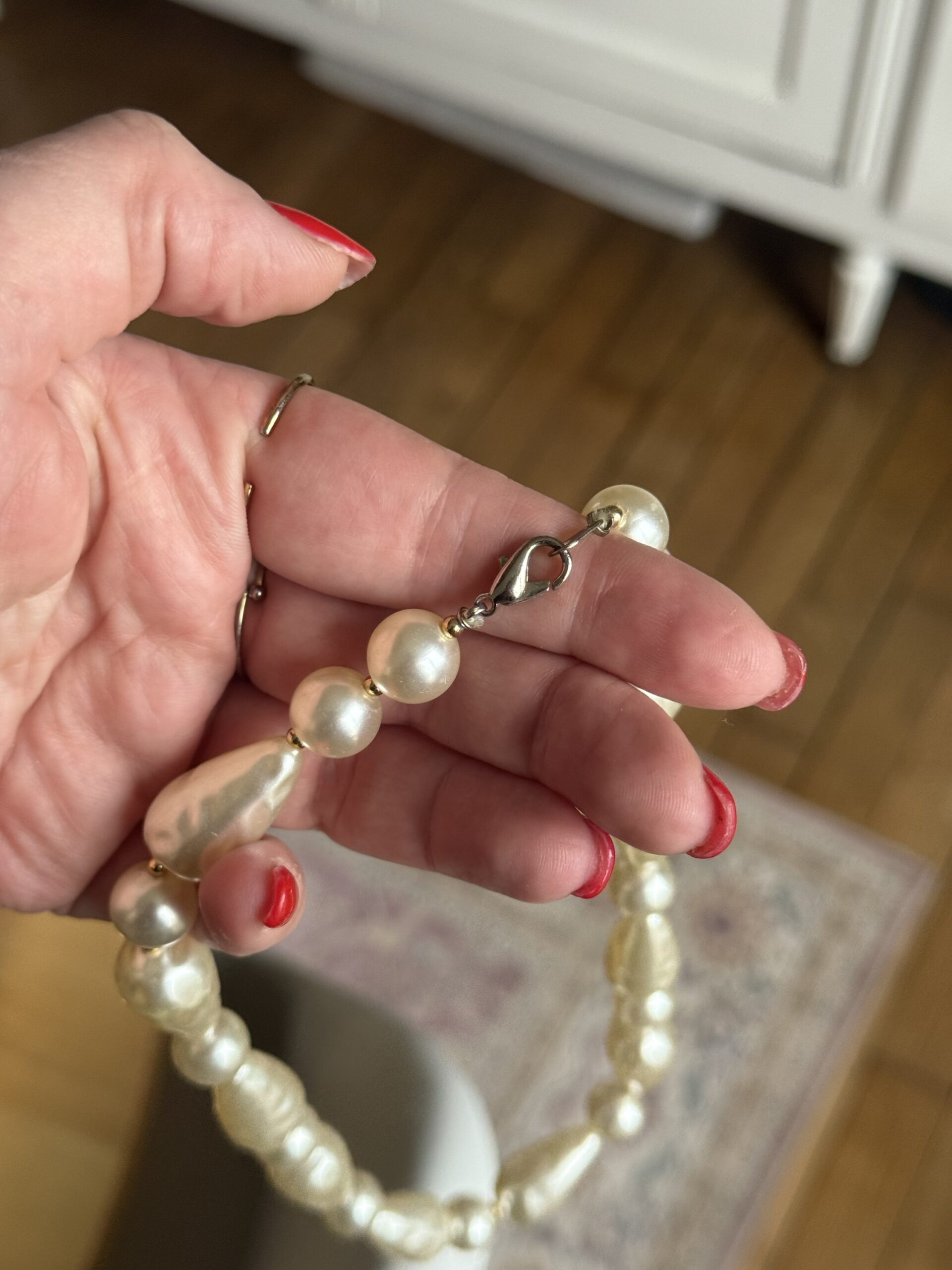Collier perles blanches – Image 3