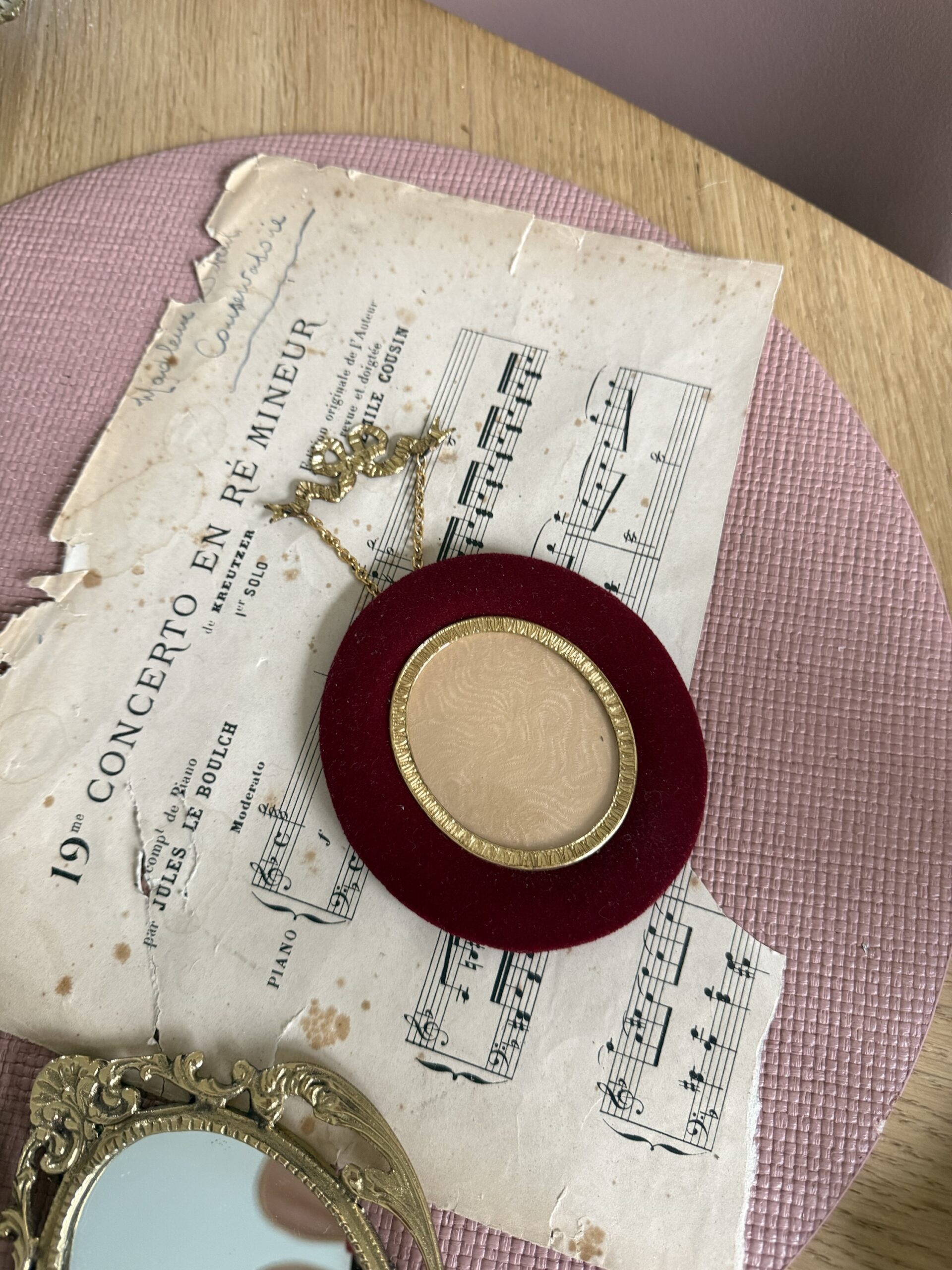 Cadre velours noeud – Image 6