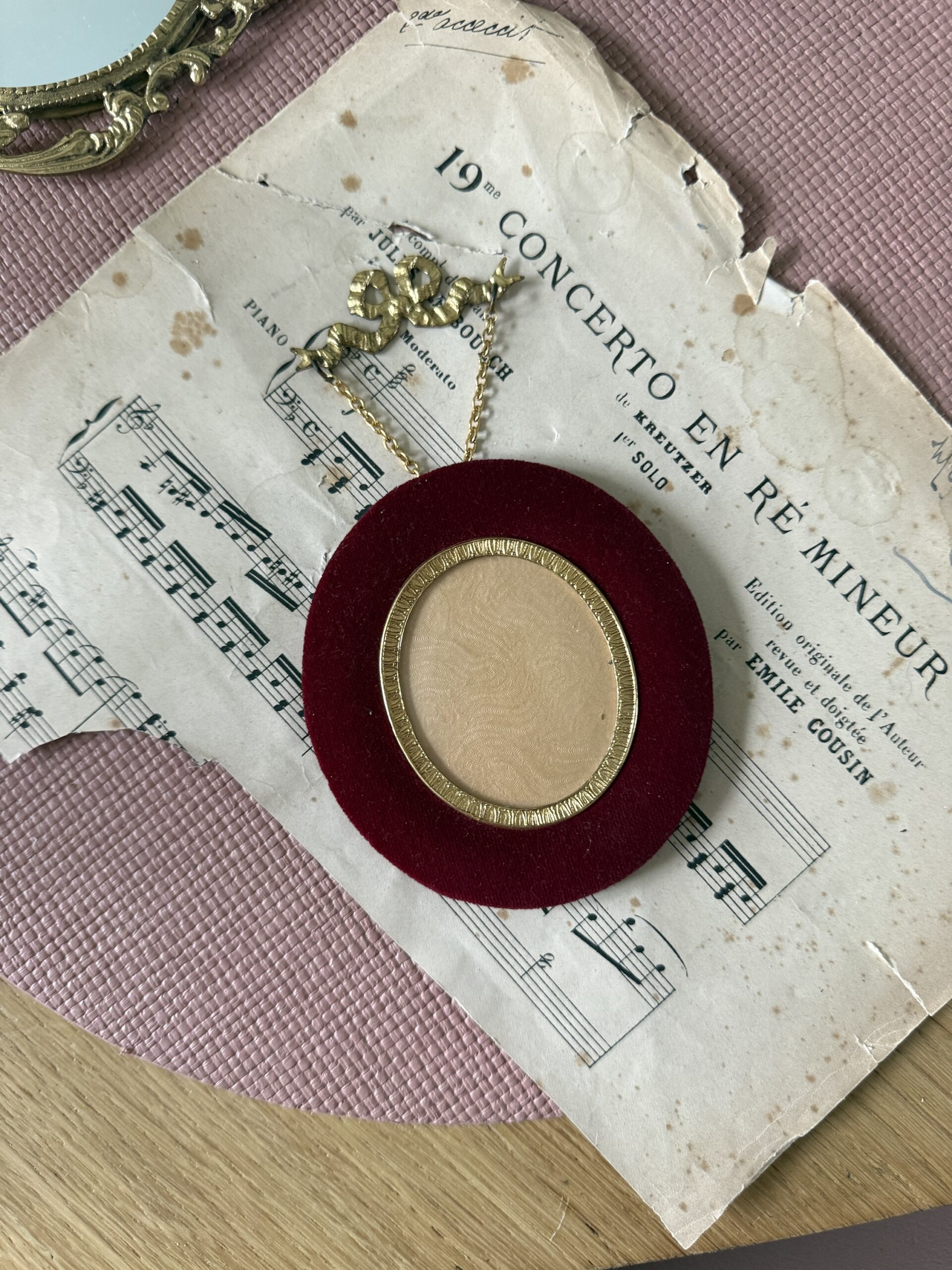 Cadre velours noeud – Image 2