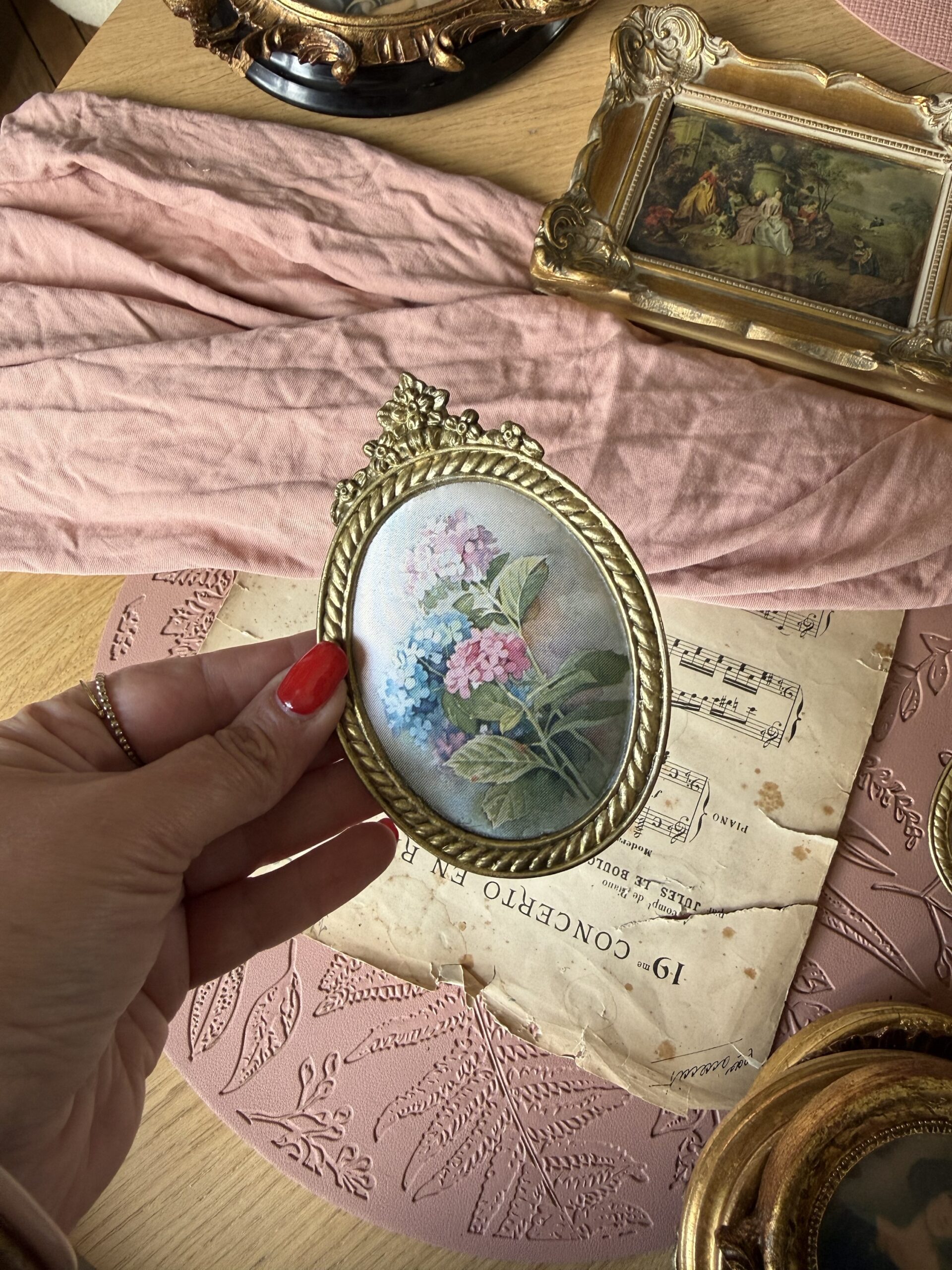 Peinture sur soie bleuté – Image 2